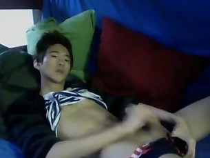 Korean Top jerkoff in webcam - gayslutcam.com