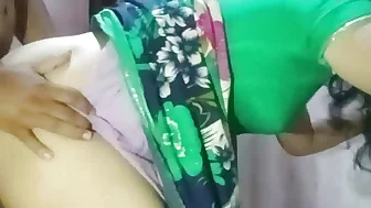 Desi Marathi Bhabhi in Saree