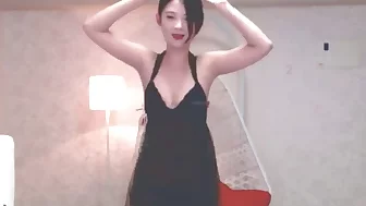 Sexy korean camgirl dancing in tights